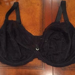 Black Chantelle “chic sexy plunge bra” (Nordstrom)